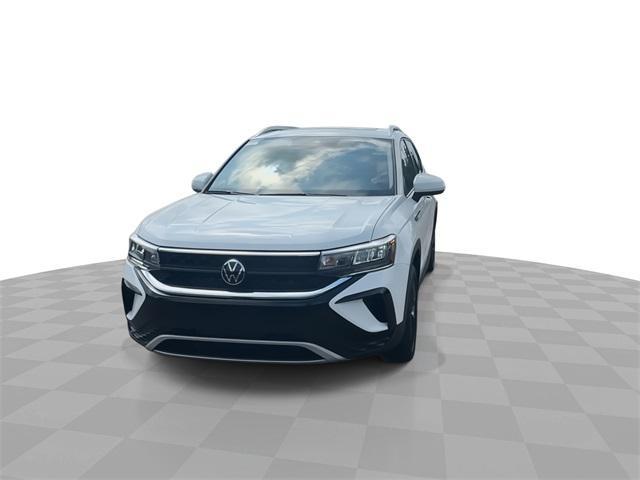 Photo of 2024 Pure White Volkswagen Taos