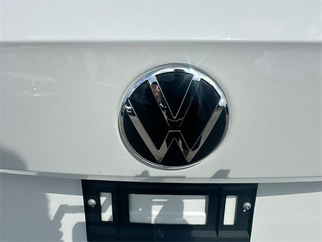 Photo of 2024 Pure White Volkswagen Taos