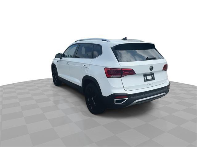 Photo of 2024 Pure White Volkswagen Taos