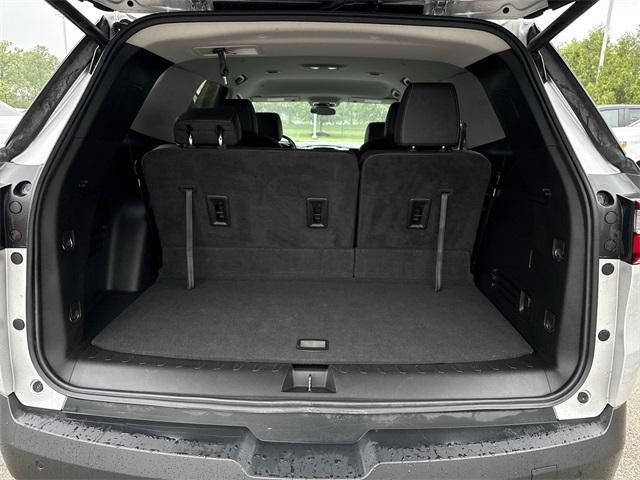 Photo of 2020 Silver Ice Metallic Chevrolet Traverse