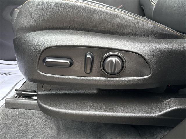 Photo of 2020 Silver Ice Metallic Chevrolet Traverse