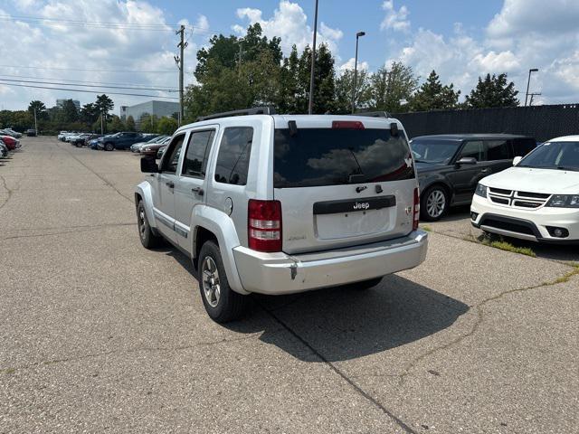 Photo of 2008 Bright Silver Metallic Clearcoat Jeep Liberty