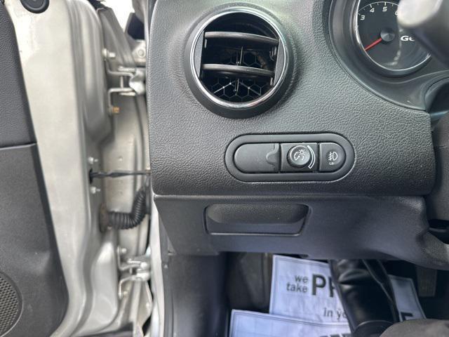 Photo of 2008 Liquid Silver Metallic Pontiac G6