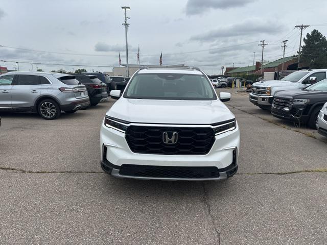 Photo of 2024 Platinum White Pearl Honda Pilot