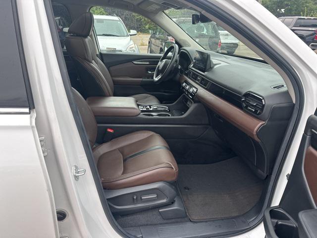 Photo of 2024 Platinum White Pearl Honda Pilot