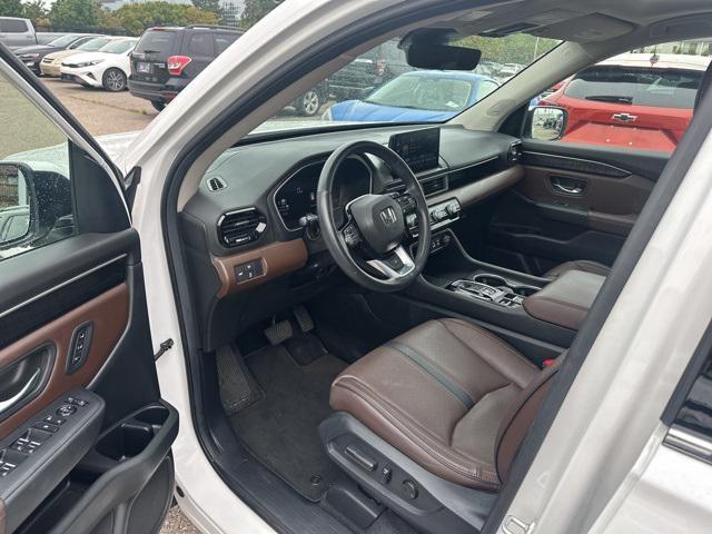 Photo of 2024 Platinum White Pearl Honda Pilot