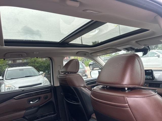 Photo of 2024 Platinum White Pearl Honda Pilot