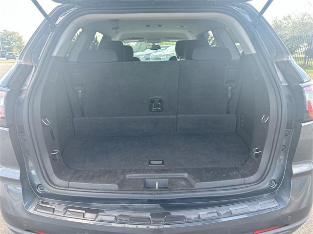 Photo of 2014 Cyber Gray Metallic Chevrolet Traverse