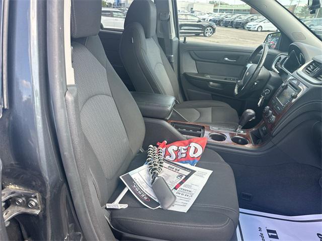 Photo of 2014 Cyber Gray Metallic Chevrolet Traverse