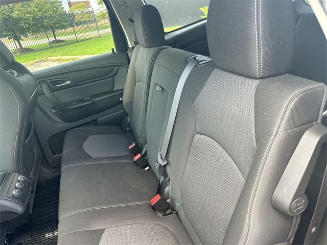 Photo of 2014 Cyber Gray Metallic Chevrolet Traverse