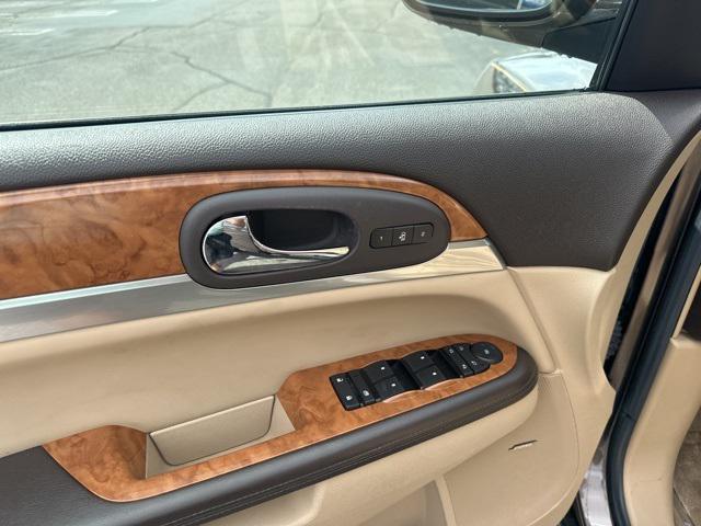 Photo of 2008 Cocoa Metallic Buick Enclave
