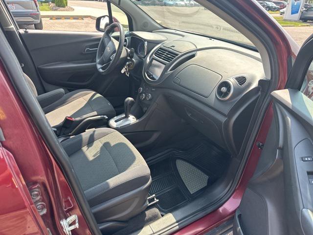 Photo of 2016 Crimson Metallic Chevrolet Trax