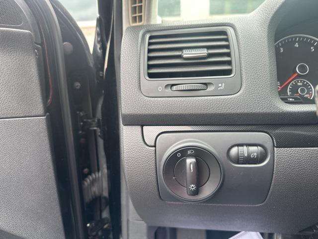 Photo of 2010 Black Volkswagen Jetta