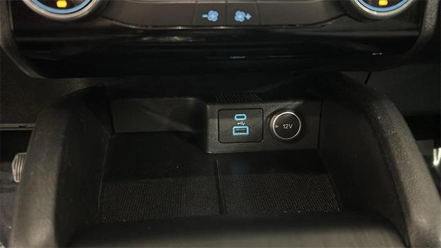 Photo of 2021 Oxford White Ford Escape