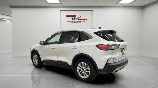 Photo of 2021 Oxford White Ford Escape