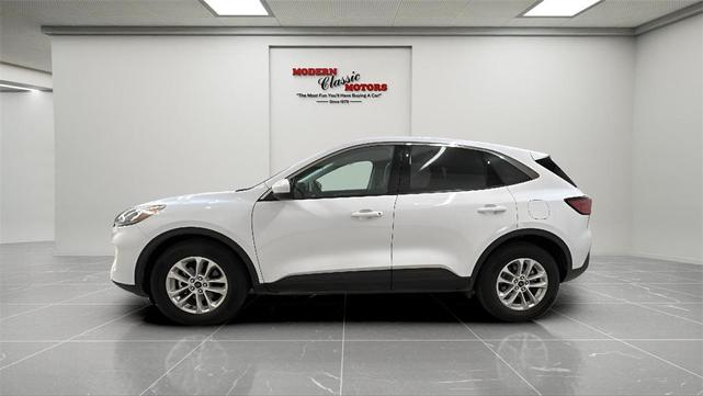 Photo of 2021 Oxford White Ford Escape