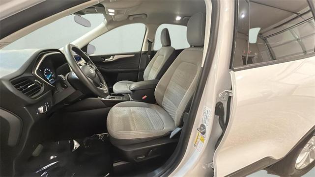 Photo of 2021 Oxford White Ford Escape
