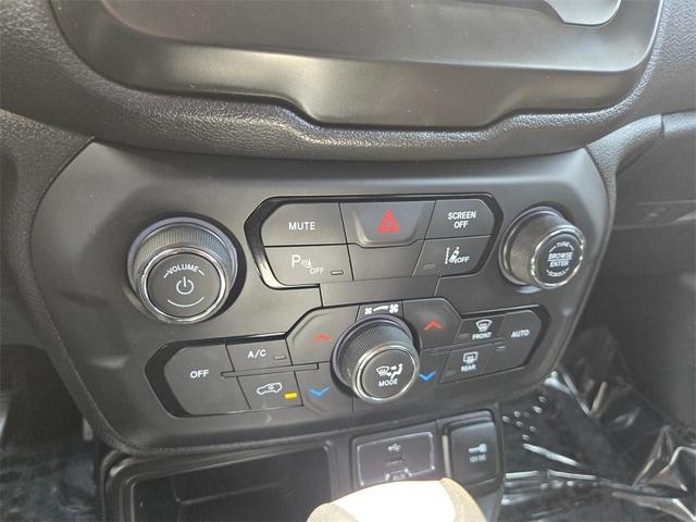 Photo of 2018 Black Jeep Renegade