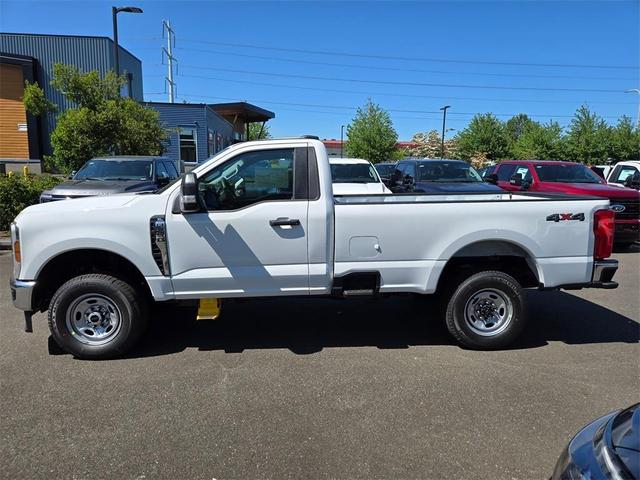 Photo of 2025 Oxford White Ford F-250