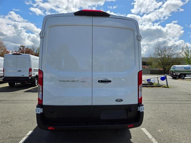Photo of 2025 Oxford White Ford Transit-250