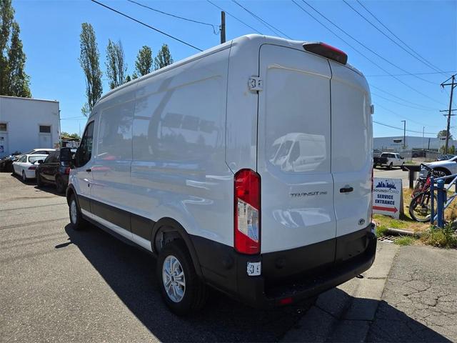 Photo of 2025 Oxford White Ford Transit-250