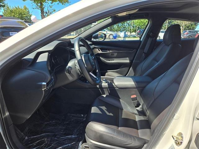 Photo of 2021 Snowflake White Pearl Mazda Mazda3
