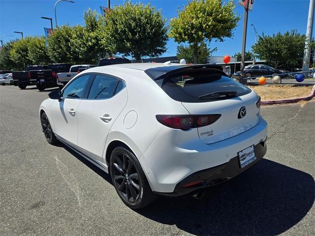 Photo of 2021 Snowflake White Pearl Mazda Mazda3