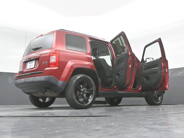 Photo of 2015 Red Jeep Patriot