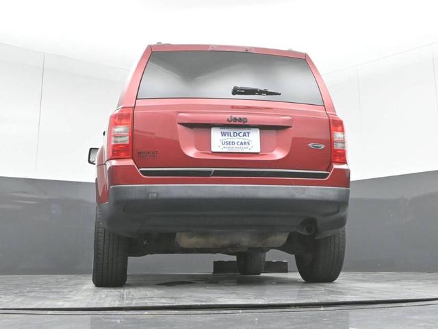 Photo of 2015 Red Jeep Patriot