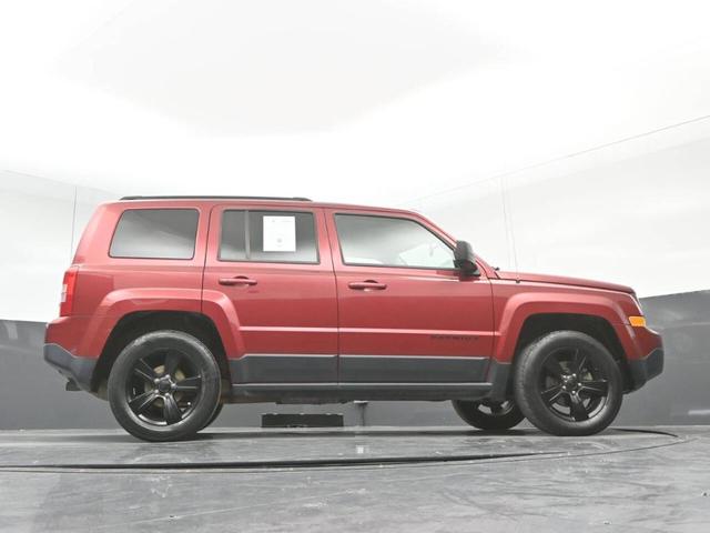 Photo of 2015 Red Jeep Patriot