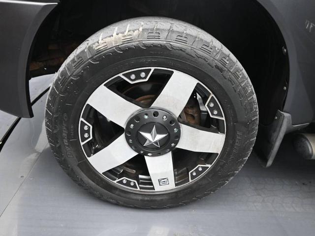 Photo of 2010 Smoke Metallic Nissan Titan