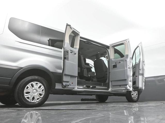 Photo of 2016 Gray Ford Transit-350
