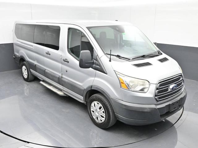 Photo of 2016 Gray Ford Transit-350