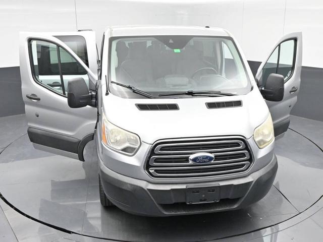 Photo of 2016 Gray Ford Transit-350