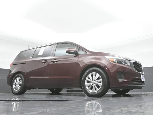 Photo of 2018 Maroon Kia Sedona