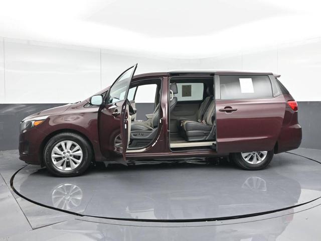 Photo of 2018 Maroon Kia Sedona