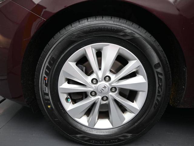 Photo of 2018 Maroon Kia Sedona