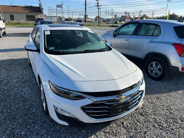 Photo of 2020 White Chevrolet Malibu