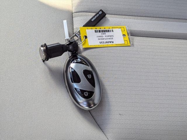 Photo of 2024 Portofino Gray Hyundai SONATA Hybrid