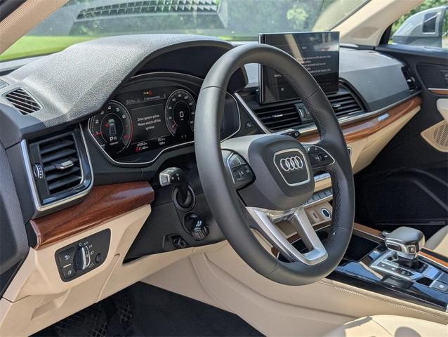 Photo of 2023 Grey Audi Q5
