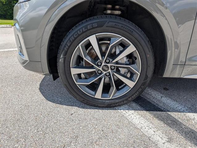 Photo of 2023 Grey Audi Q5