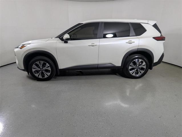 Photo of 2023 Pearl White Tricoat Nissan Rogue