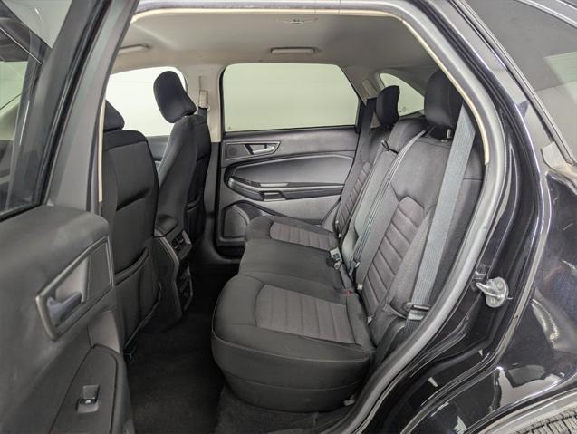 Photo of 2022 Agate Black Metallic Ford Edge