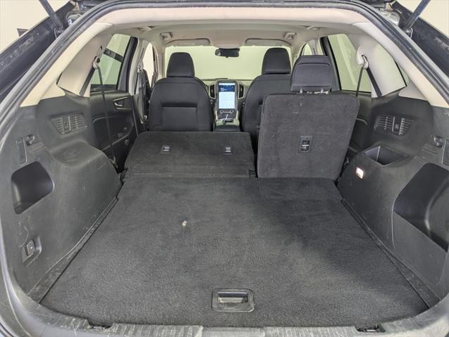 Photo of 2022 Agate Black Metallic Ford Edge