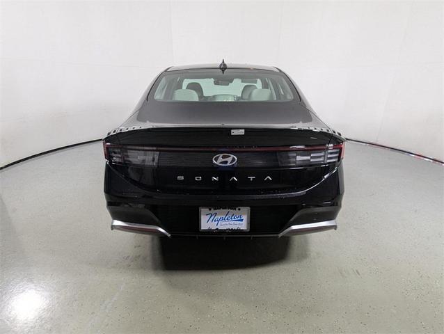Photo of 2025 Abyss Black Hyundai SONATA