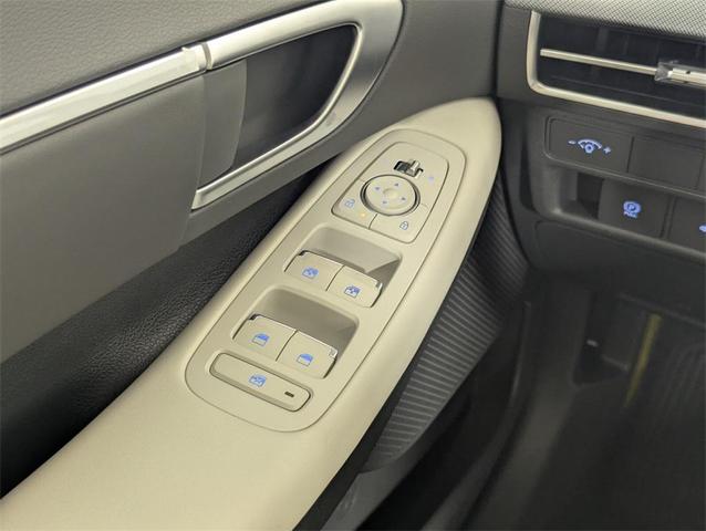 Photo of 2025 Abyss Black Hyundai SONATA