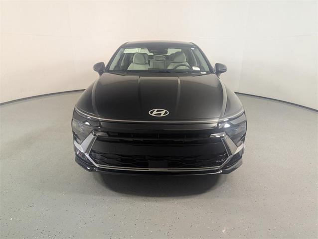 Photo of 2025 Abyss Black Hyundai SONATA