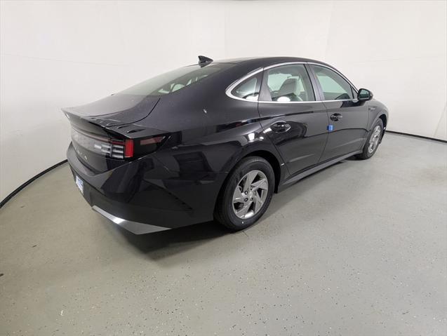 Photo of 2025 Carbon Blue Hyundai SONATA