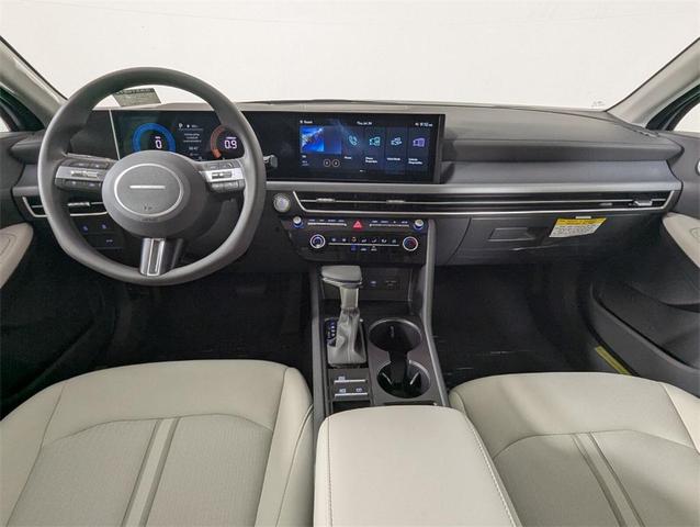 Photo of 2025 Aero Silver Hyundai SONATA