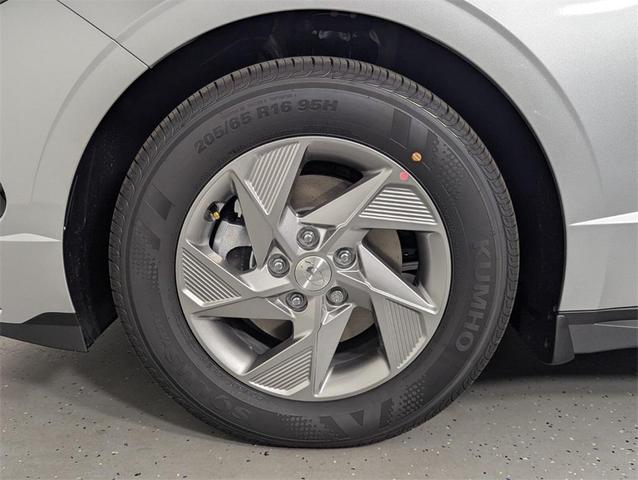 Photo of 2025 Aero Silver Hyundai SONATA